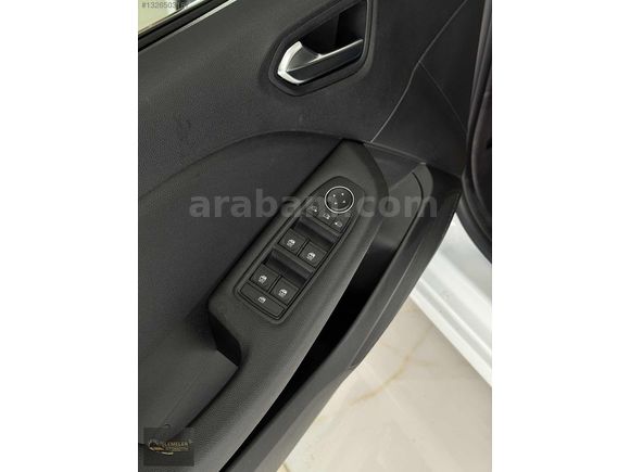 2025 RENAULT CLİO 1.0 TCE EVOLUTION BAKIMLI %20 KDV 28.000KM