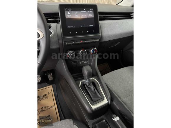 2025 RENAULT CLİO 1.0 TCE EVOLUTION BAKIMLI %20 KDV 28.000KM