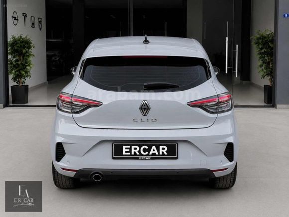 ER CAR İZMİR DEN 2024 OTOMATİK CLİO YETKİLİ BAKIMLI