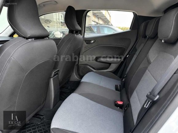 ER CAR İZMİR DEN 2024 OTOMATİK CLİO YETKİLİ BAKIMLI