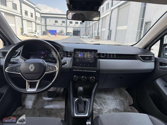 BOYASIZ 2024 RENAULT CLİO 1.0 TCe 91 HP EVOLUTİON X-TRONIC