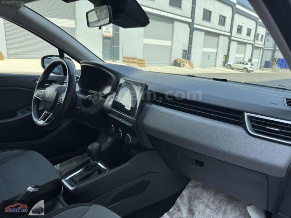 BOYASIZ 2024 RENAULT CLİO 1.0 TCe 91 HP EVOLUTİON X-TRONIC