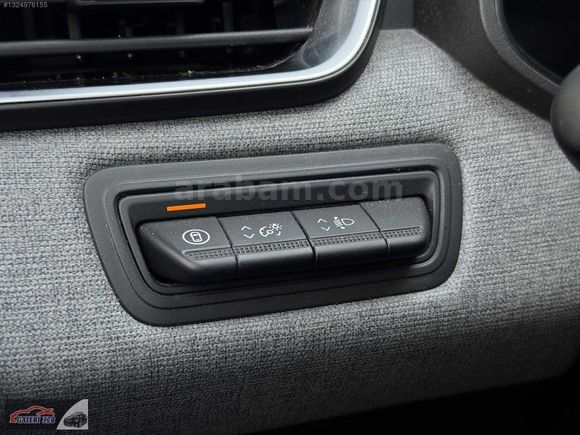 BOYASIZ 2024 RENAULT CLİO 1.0 TCe 91 HP EVOLUTİON X-TRONIC