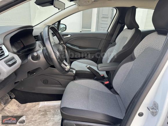 BOYASIZ 2024 RENAULT CLİO 1.0 TCe 91 HP EVOLUTİON X-TRONIC