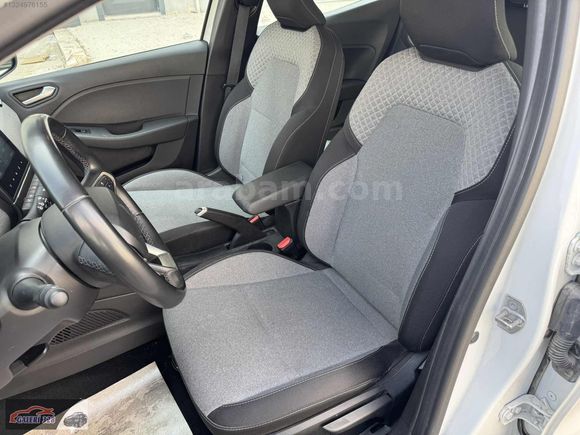 BOYASIZ 2024 RENAULT CLİO 1.0 TCe 91 HP EVOLUTİON X-TRONIC