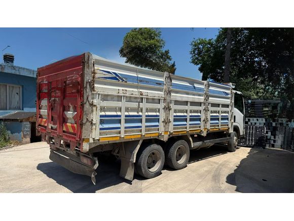 Sahibinden 2013 model 248000 km Isuzu NPR 3D
