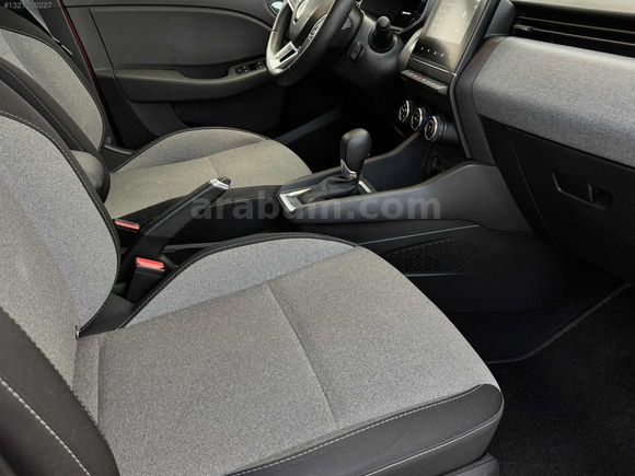 2023 İLK SAHİBİNDENN OTOMATİK CLİO / BOYASIZ/DEĞİŞENSİZ/45***KM