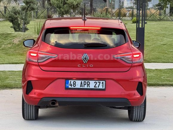 2023 İLK SAHİBİNDENN OTOMATİK CLİO / BOYASIZ/DEĞİŞENSİZ/45***KM