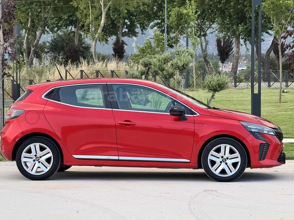 2023 İLK SAHİBİNDENN OTOMATİK CLİO / BOYASIZ/DEĞİŞENSİZ/45***KM