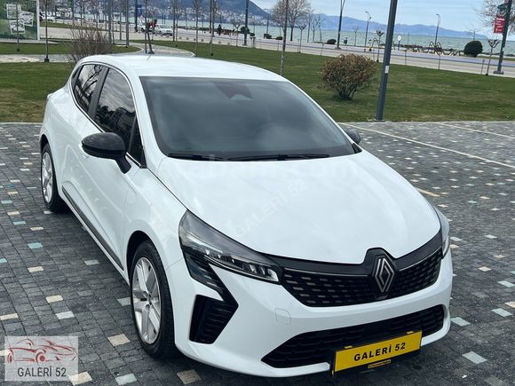 GALERİ 52 DEN 2024 HATASIZ BOYASIZ 45 BİNDE CLİO 1 TCE OTOMOTİK
