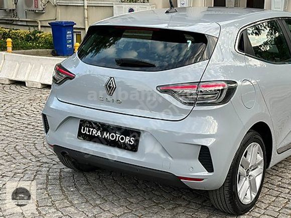 2024 CLİO EVOLUTİON 1.0 TCE OTOMATİK 43.000 KM'DE BOYASIZ