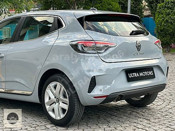 2024 CLİO EVOLUTİON 1.0 TCE OTOMATİK 43.000 KM'DE BOYASIZ
