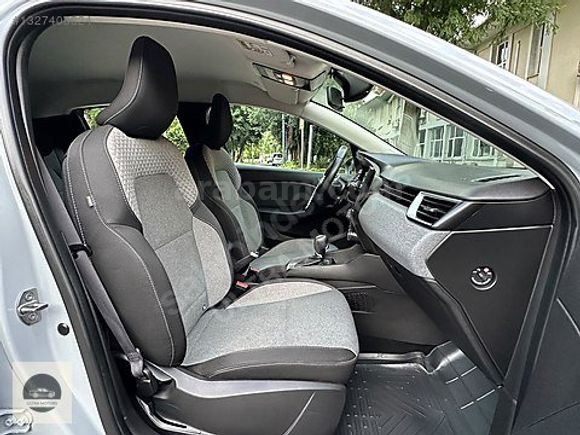 2024 CLİO EVOLUTİON 1.0 TCE OTOMATİK 43.000 KM'DE BOYASIZ