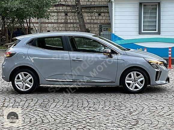2024 CLİO EVOLUTİON 1.0 TCE OTOMATİK 43.000 KM'DE BOYASIZ