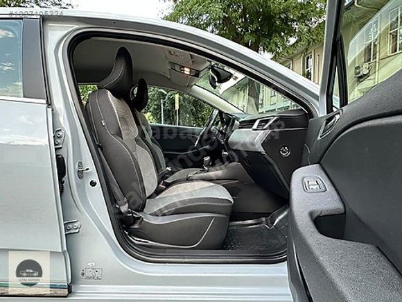 2024 CLİO EVOLUTİON 1.0 TCE OTOMATİK 43.000 KM'DE BOYASIZ