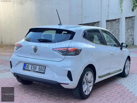2024 CLİO EVOLUTİON 30.000 KM HATASIZ GSR2 PAKET FUL