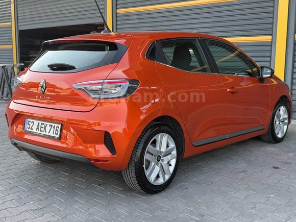 ''SND OTOMOTİV'' 2023 MODEL CLİO EVOLUTİON HATASIZ BOYASIZ