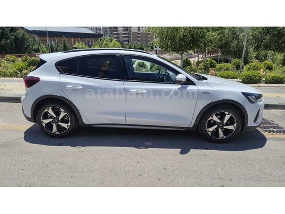 Ford Focus Active Stil 2023 Model 40.000km