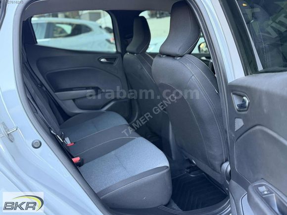 Hatasız boyasız 30 bin Km de otomatik Clio