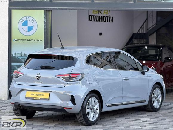 Hatasız boyasız 30 bin Km de otomatik Clio