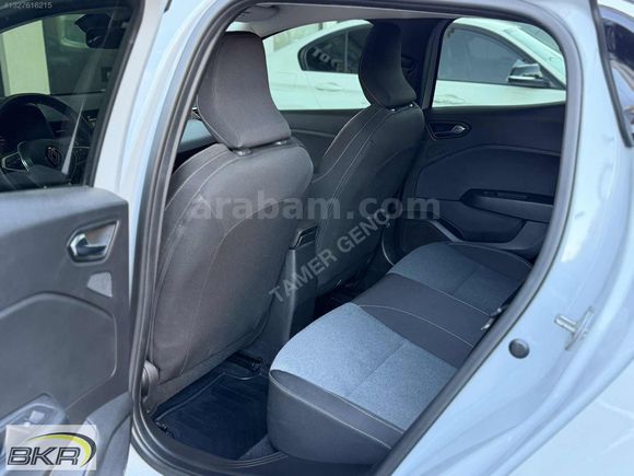Hatasız boyasız 30 bin Km de otomatik Clio