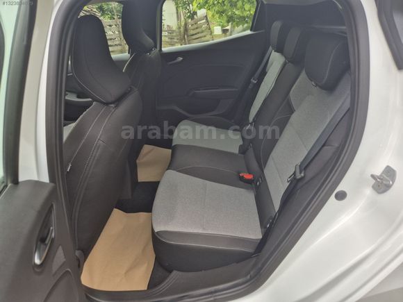 2024 CLİO 1.0 TURBO OTOMATİK VİTES 27 BİN KM'DE CAM GİBİ