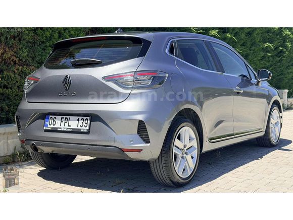 MUTLU OTOMOTİV 'DEN 2024 CLİO BOYASIZ TRAMERSİZ 39.000 KM'de