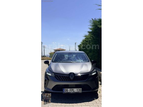MUTLU OTOMOTİV 'DEN 2024 CLİO BOYASIZ TRAMERSİZ 39.000 KM'de