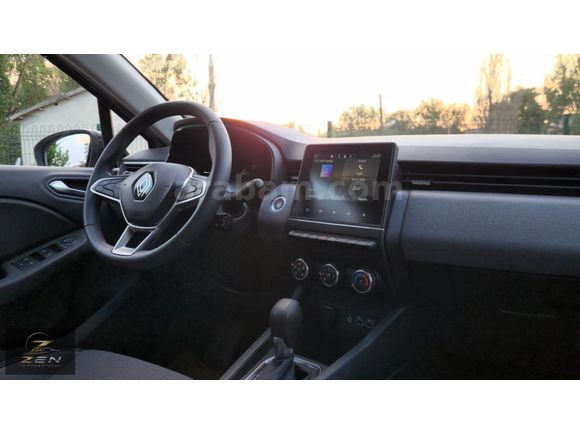 ZEN OTOMOTİV'DEN 2024 MODEL CLİO HATASIZ BOYASIZ 38 BİN KM