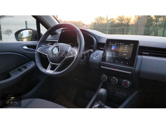 ZEN OTOMOTİV'DEN 2024 MODEL CLİO HATASIZ BOYASIZ 38 BİN KM