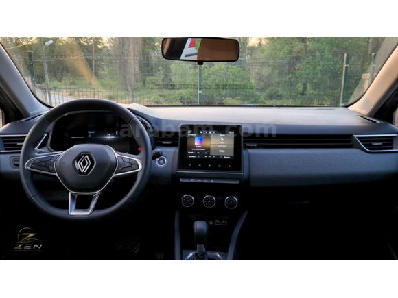ZEN OTOMOTİV'DEN 2024 MODEL CLİO HATASIZ BOYASIZ 38 BİN KM