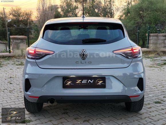 ZEN OTOMOTİV'DEN 2024 MODEL CLİO HATASIZ BOYASIZ 38 BİN KM