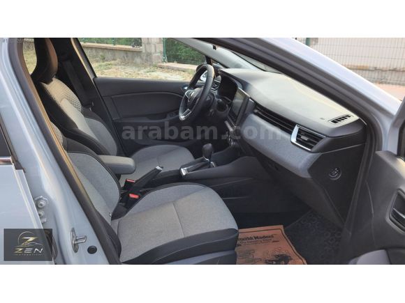 ZEN OTOMOTİV'DEN 2024 MODEL CLİO HATASIZ BOYASIZ 38 BİN KM