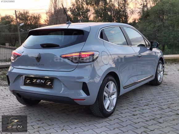 ZEN OTOMOTİV'DEN 2024 MODEL CLİO HATASIZ BOYASIZ 38 BİN KM