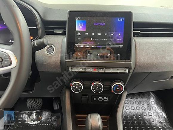 YÜCELER OTO'DAN 2024 MODEL RENAULT CLİO EVOLUTİON KDV%20 HATASIZ