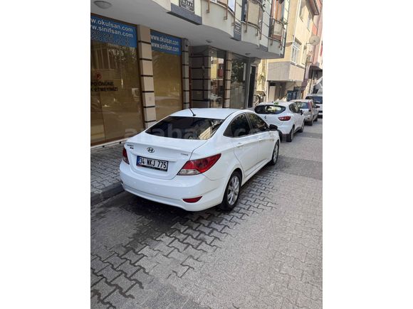 Sahibinden Hyundai Accent Blue 1.6 CRDI Mode Plus 2015 Model 