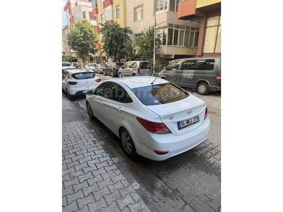 Sahibinden Hyundai Accent Blue 1.6 CRDI Mode Plus 2015 Model 