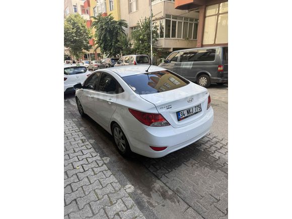 Sahibinden Hyundai Accent Blue 1.6 CRDI Mode Plus 2015 Model 