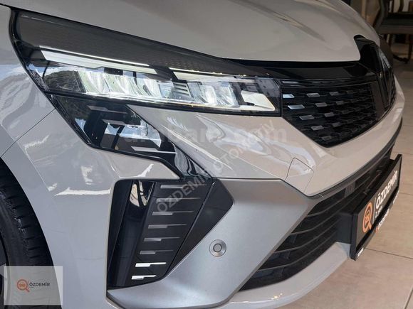 ÖZDEMİR"2025 CLİO 1.0TCe TECHNO ESPRİT ALPİNE 16.300 KM BOYASIZ