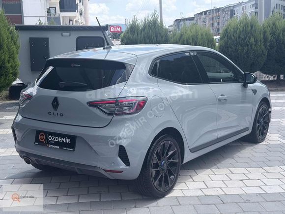ÖZDEMİR"2025 CLİO 1.0TCe TECHNO ESPRİT ALPİNE 16.300 KM BOYASIZ