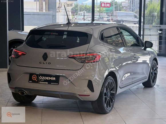 ÖZDEMİR"2025 CLİO 1.0TCe TECHNO ESPRİT ALPİNE 16.300 KM BOYASIZ
