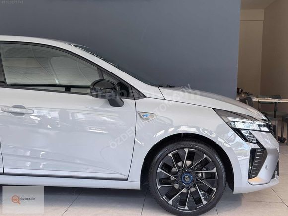 ÖZDEMİR"2025 CLİO 1.0TCe TECHNO ESPRİT ALPİNE 16.300 KM BOYASIZ