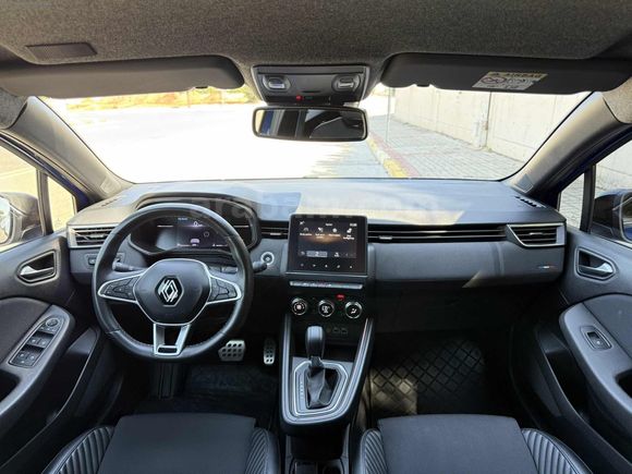 UĞUR AUTO SHOOWROOM'DAN HATASIZ 24.000 KM CLİO