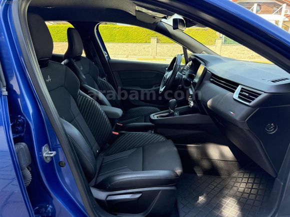 UĞUR AUTO SHOOWROOM'DAN HATASIZ 24.000 KM CLİO