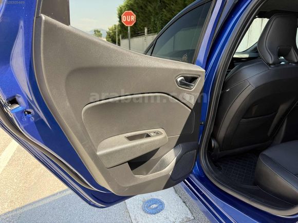 UĞUR AUTO SHOOWROOM'DAN HATASIZ 24.000 KM CLİO
