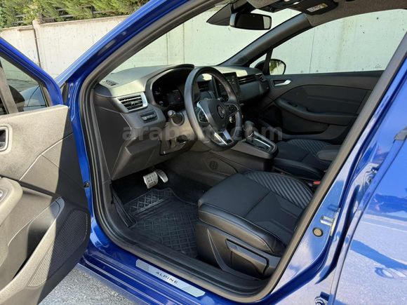 UĞUR AUTO SHOOWROOM'DAN HATASIZ 24.000 KM CLİO