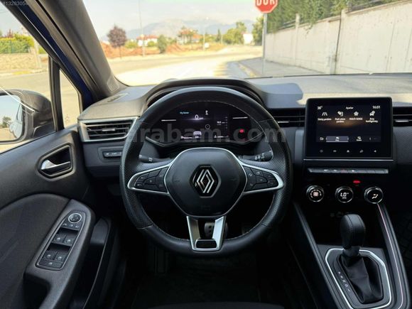 UĞUR AUTO SHOOWROOM'DAN HATASIZ 24.000 KM CLİO