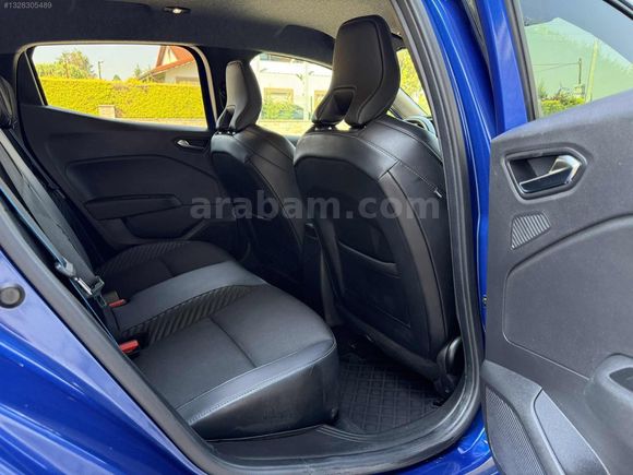 UĞUR AUTO SHOOWROOM'DAN HATASIZ 24.000 KM CLİO