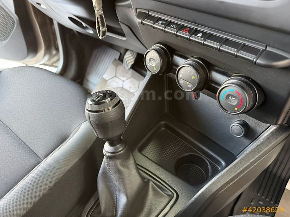 HATASIZ BOYASIZ TRAMERSİZ 4X2 DÜŞÜK KM DUSTER !!!