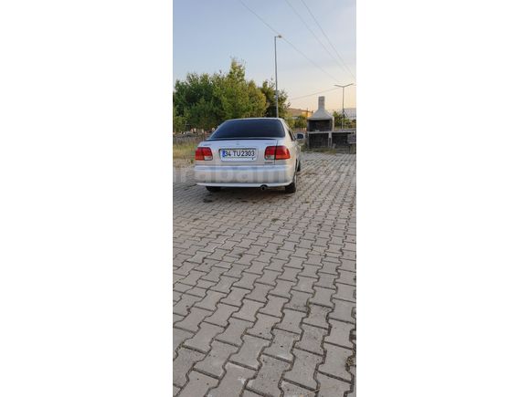 Sahibinden Honda Civic 1.6 i ES 2000 Model
